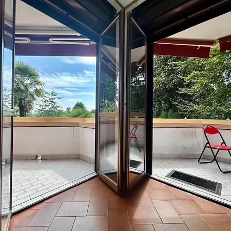 Kibilu - Side View, Maggiore, Balcony Lejlighed