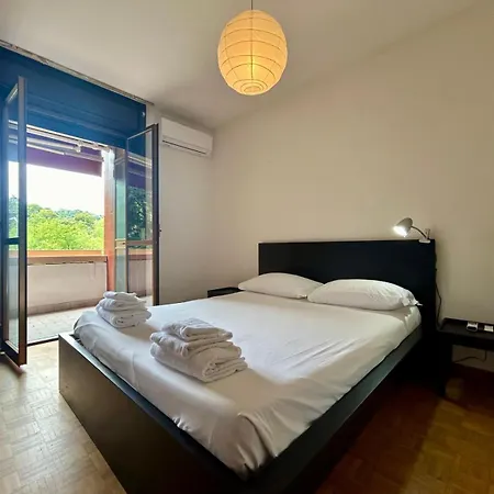 Appartement Kibilu - Side View, Maggiore, Balcony Dormelletto